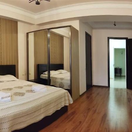 1 Bedroom Unit With Patio Tbilisi Buitenkant foto