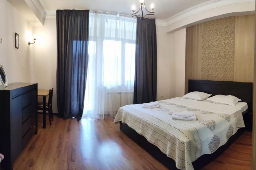 1 Bedroom Unit With Patio Tbilisi Buitenkant foto